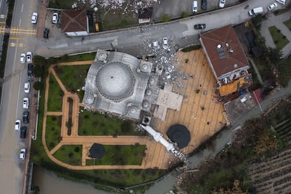  An aerial view of debris of a collapsed building after 7.7 and 7.6 magnitude earthquakes hit Hatay.