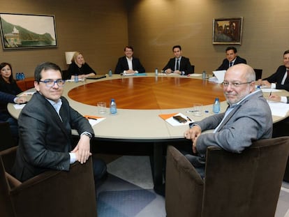 Reunión entre el PP y Ciudadanos en Valladolid el pasado cinco de junio.