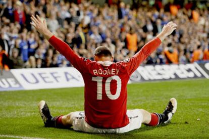 Rooney celebra el gol de la victoria del Manchester United.