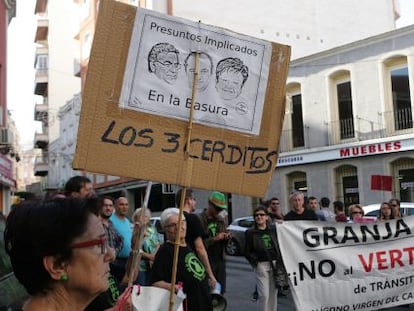 Protesta en Crevillent contra las basuras.