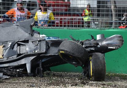 Detalle del estado en el que quedó el McLaren de Alonso.