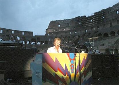 Paul McCartney ofreció el sábado un concierto benéfico en el Coliseo.