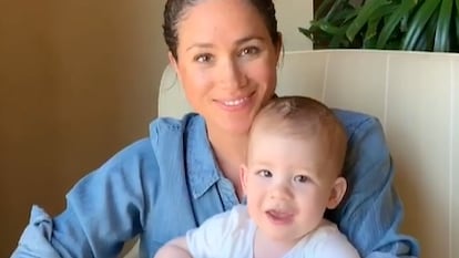 Meghan Markle y su hijo Archie, en el vídeo grabado para Save The Children UK