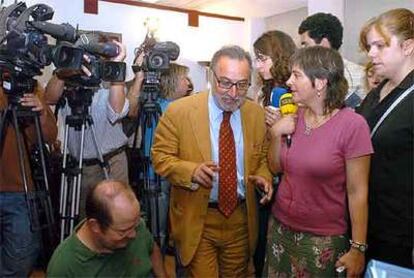 El director general de Tráfico, Pere Navarro, tras su reunión con el defensor del menor de la Comunidad de Madrid.