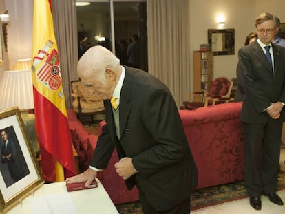 Marco Macías at his Spanish citizenship ceremony.