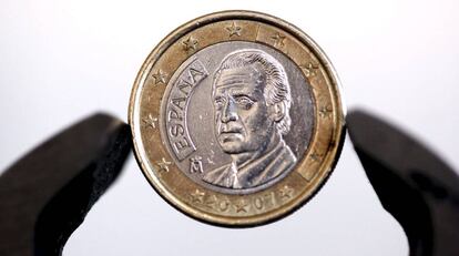 Un moneda de un euro acu&ntilde;ada en Espa&ntilde;a.