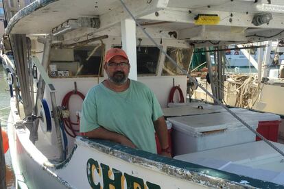 Bill 'Bubba' Cochrane, en su barco en el puerto de Galveston.