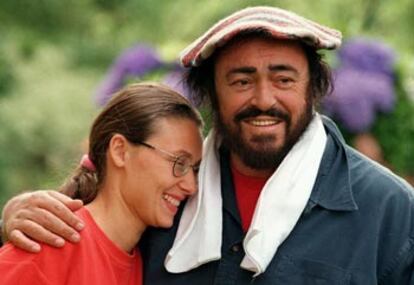Imagen de archivo de Luciano Pavarotti y Nicoletta Mantovani, que, según la revista alemana <i>Frau im Spiegel,</i> se han casado en secreto.