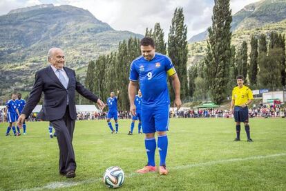 Blatter, con Ronaldo, en una imagen de agosto de 2014. 