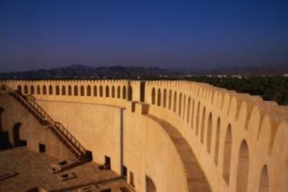 Exterior de la muralla construida en 1649 en la ciudad de Nizwa.