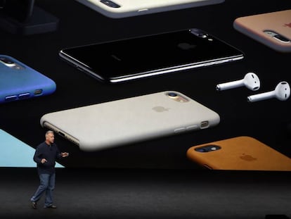 Phil Schiller, vicepresidente de Apple, durante la presentación del iPhone 7.