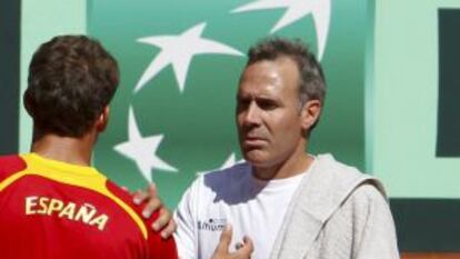 Spain player Fernando Verdasco and Àlex Corretja during a training session.
