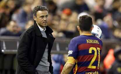 Luis Enrique y Adriano, en Mestalla.