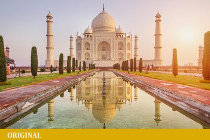 Patrimonio mundial de la Unesco, este palacio del siglo XVII es una prueba de amor envuelta en mármol blanco del emperador musulmán Shah Jahan hacia su esposa preferida, Mumtaz Mahal, que murió en el parto de su decimocuarta hija.