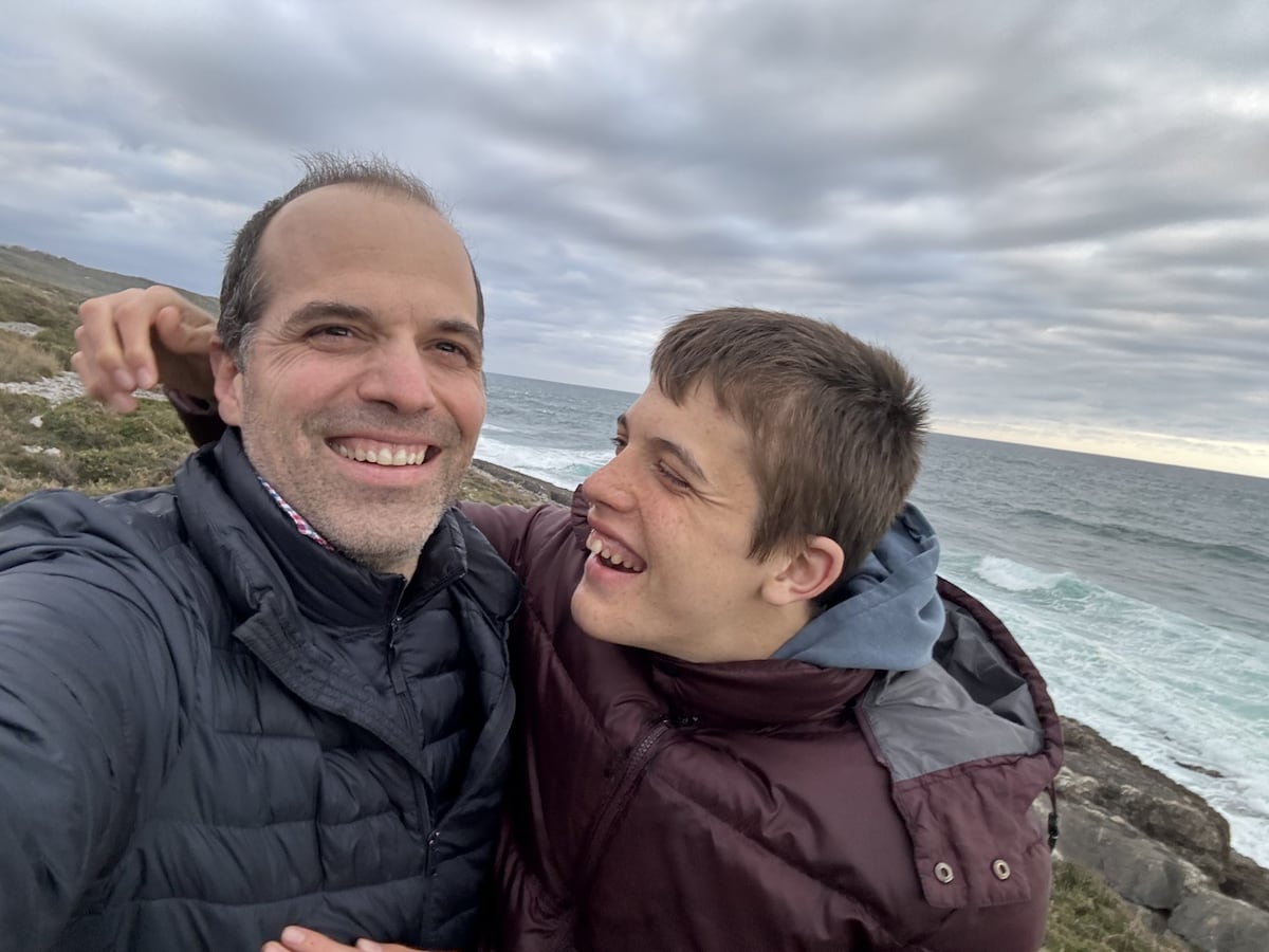 Carta a mi hijo con discapacidad: una sonrisa de domingo, un simple gesto que devuelve la luz