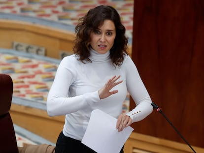 La presidenta de Madrid, Isabel Díaz Ayuso, interviene durante la sesión de control de la Asamblea, este jueves.