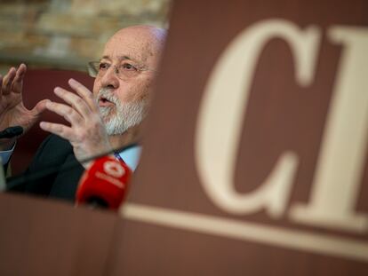 El presidente del CIS, José Félix Tezanos, este viernes en la clausura de unas jornadas sobre "La justicia electoral en España: un modelo de referencia europeo".