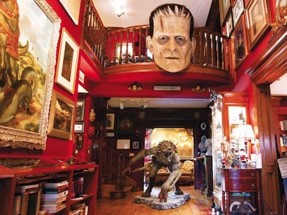 A entrada da Bleak House, a casa que abriga a coleção de Del Toro.