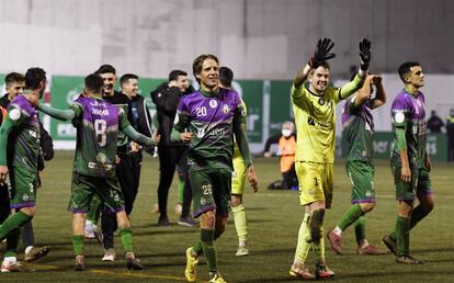 Los jugadores del Mancha Real celebran su pase a dieciseisavos de final.