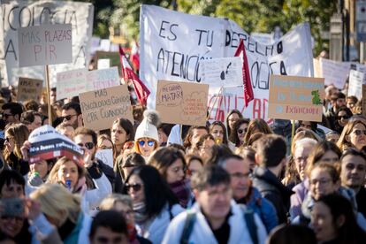 Manifestación de médicos en Barcelona, este jueves. 
