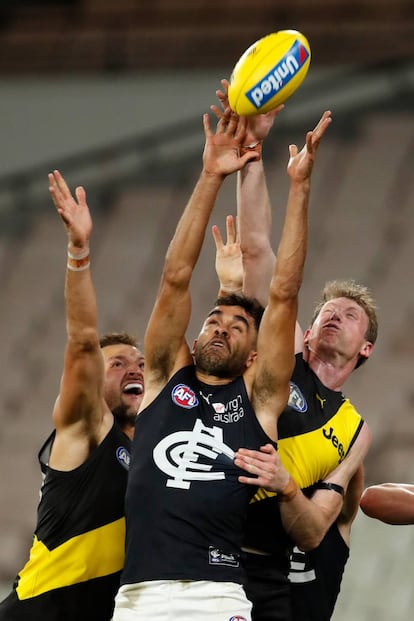 Aunque parezca una pelea de bar con gente vestida como si acabara de salir de la playa, el fútbol australiano es más sofisticado que todo eso.