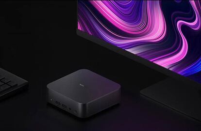 Xiaomi Mini PC 2023 con monitor