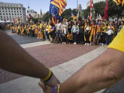 Participantes en la cadena independentista de la Diada del a&ntilde;o pasado.