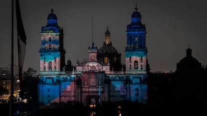 Proyección en la Catedral Metropolitana, en Ciudad de México, este viernes. 