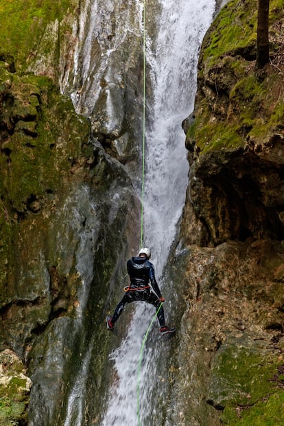 Rápel en el Salt des Freu (Mallorca).