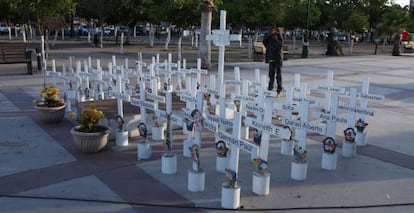 Memorial por los 49 niños muertos en la guardería.
