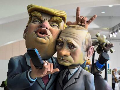 Dos ninots de las fallas que representan a Donald Trump y Vladimir Putin 