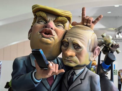 Dos ninots de las fallas que representan a Donald Trump y Vladimir Putin 