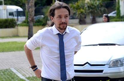 El secretario general de Podemos y candidato a La Moncloa de Unidos Podemos, Pablo Iglesias, ha llegado al Teatro Goya, transformado esta noche en sede electoral de la coalición, para seguir el recuento de votos de los comicios generales celebrados este domingo.