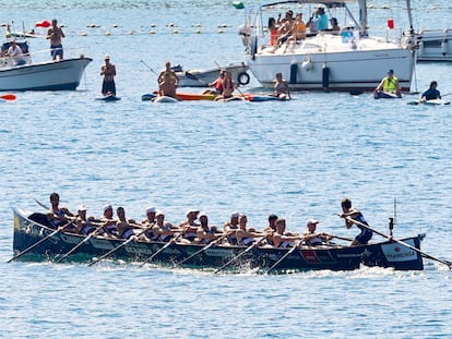 La trainera Masculina de Urdaibai, campeona de la Bandera de la Concha, la prueba de remo más importante del Cantábrico, el domingo en San Sebastián.