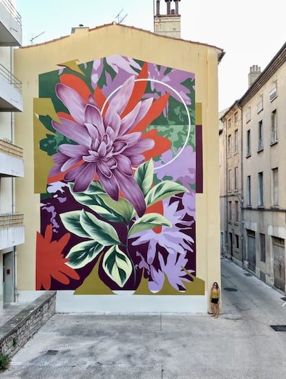 'Flowers of the Future', de Ciclope, es el segundo mural de esta lista que no se encuentra en España. Esta pareja de artistas argentinos se aferra a las flores como fuente de inspiración. Tienen grafitis expuestos en múltiples paredes y edificios de Europa. Este, en concreto, se puede ver en la ciudad francesa de Valence, y expone la metáfora de los sueños: “Siembra hoy con calma, que las flores del futuro serán nuestras”. 