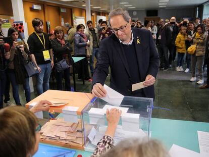 El president de la Generalitat, Quim Torra, vota al barri de Sant Gervasi, a Barcelona.