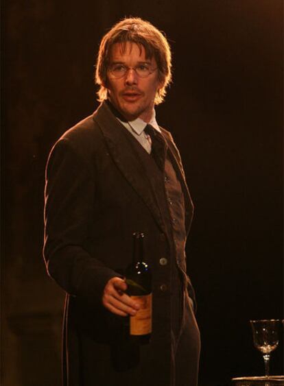 Ethan Hawke,  en <i>El jardín de los cerezos.</i>