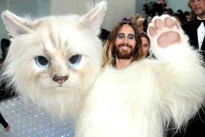 Jared Leto, vestido de Choupette, el gato de Karl Lagerfeld en la gala de 2023.