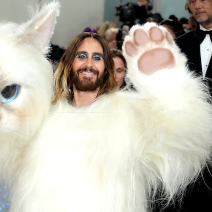 Jared Leto, vestido de Choupette, el gato de Karl Lagerfeld en la gala de 2023.