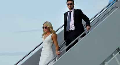 Tiffany Trump y su novio Ross Mechanic, llegando a Washington.