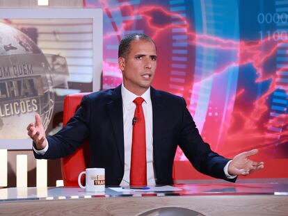 Ricardo Araújo Pereira, humorista portugués, en un momento del programa 'Isto É Gozar Com Quem Trabalha' dedicado a las elecciones.