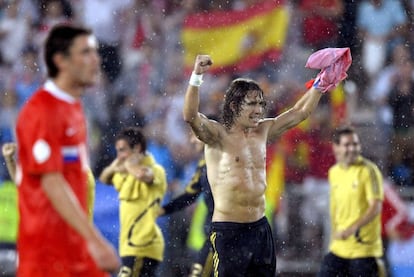 Puyol festeja la victoria por 3-0 ante Rusia en el partido de semifinales de la Eurocopa 2008.