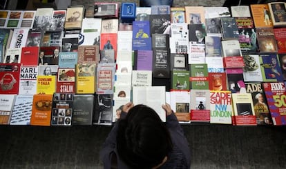 Un puesto de libros el pasado 23 de abril, Día del Libro, en Madrid.