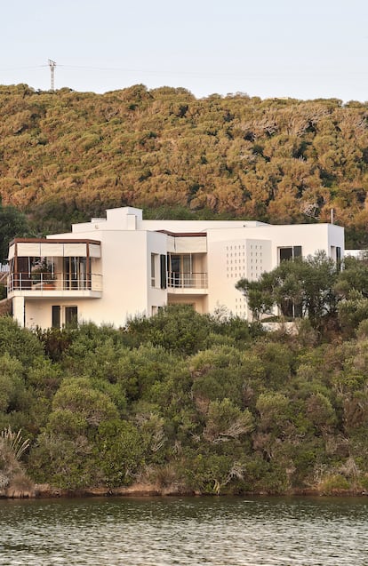 Ca l'Ocell, vivienda con vistas al puerto de Mahón (Menorca).