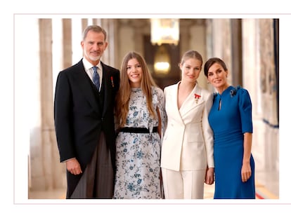 Los Reyes y sus dos hijas, la princesa Leonor y la infanta Sofía, en su felicitación navideña.