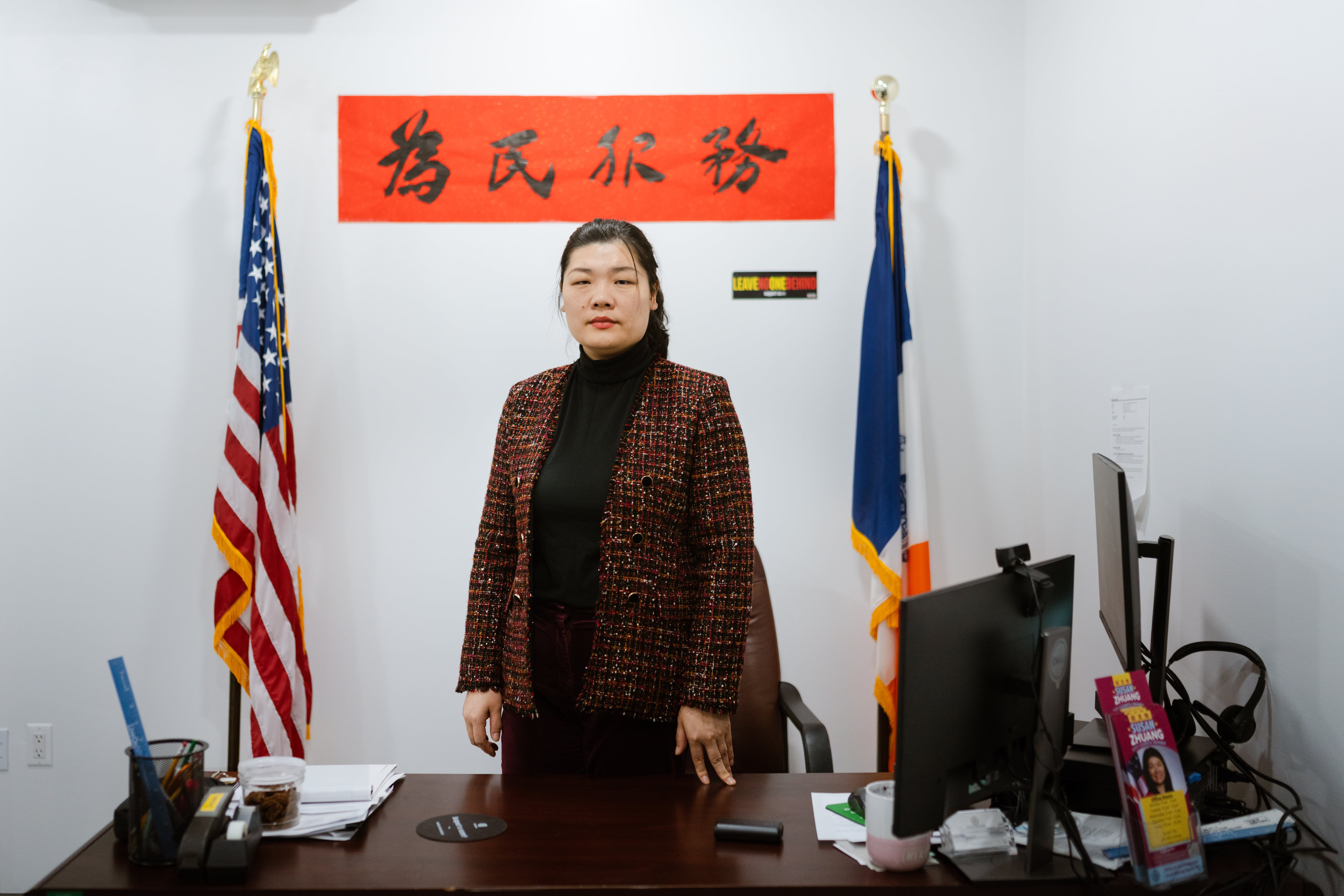 Susan Zhuang en su oficina en Bensonhurst, Brooklyn.