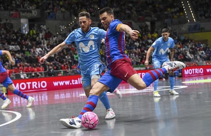 El futbolista Sergio Lozano en un partido con el Barcelona disputado en 2022.