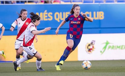 Pereira controla un balón en el Barça-Rayo.