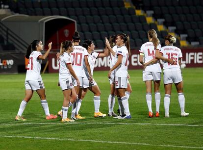 Las jugadoras de la selección española celebran uno de los goles marcados este sábado ante Moldavia en el estadio Zimbru de Chisináu.