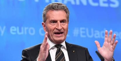 El comisario Günther Oettinger explica los desafíos del presupuesto comunitario.